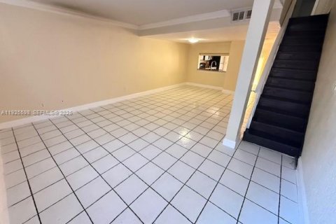 Adosado en alquiler en Lauderhill, Florida, 3 dormitorios, 114.92 m2 № 1984058 - foto 4