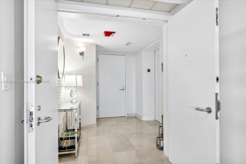 Copropriété à louer à Miami, Floride: 3 chambres, 214.6 m2 № 1951764 - photo 19