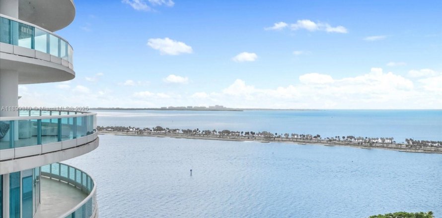 Condo à Miami, Floride, 3 chambres  № 1951764