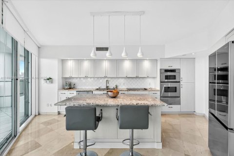 Copropriété à louer à Miami, Floride: 3 chambres, 214.6 m2 № 1951764 - photo 15