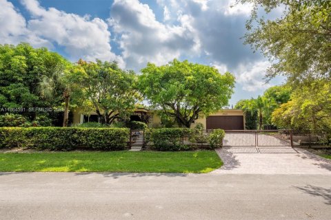 Villa ou maison à Palmetto Bay, Floride 4 chambres, 183.67 m2 № 1892896