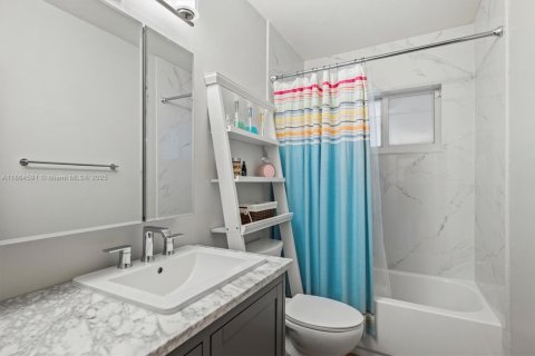 Casa en venta en Palmetto Bay, Florida, 4 dormitorios, 183.67 m2 № 1892896 - foto 26