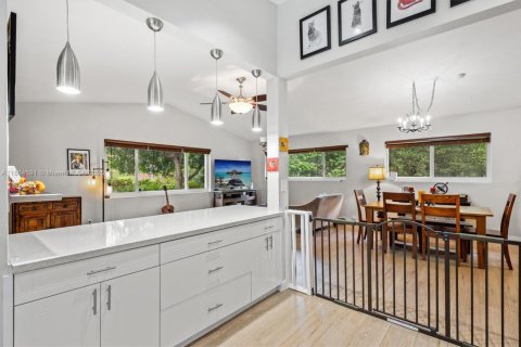 Casa en venta en Palmetto Bay, Florida, 4 dormitorios, 183.67 m2 № 1892896 - foto 15