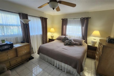 Condo in Lauderhill, Florida, 2 bedrooms  № 1857483 - photo 15