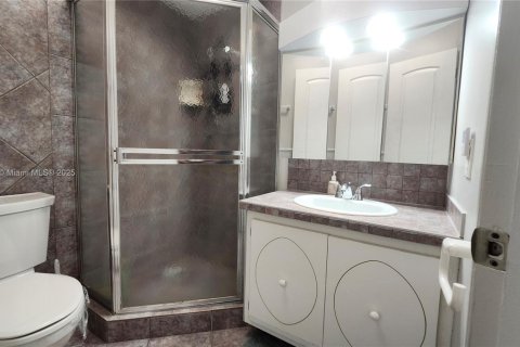 Condo in Lauderhill, Florida, 2 bedrooms  № 1857483 - photo 20