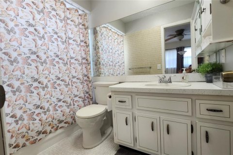 Condo in Lauderhill, Florida, 2 bedrooms  № 1857483 - photo 17