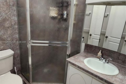 Condo in Lauderhill, Florida, 2 bedrooms  № 1857483 - photo 19