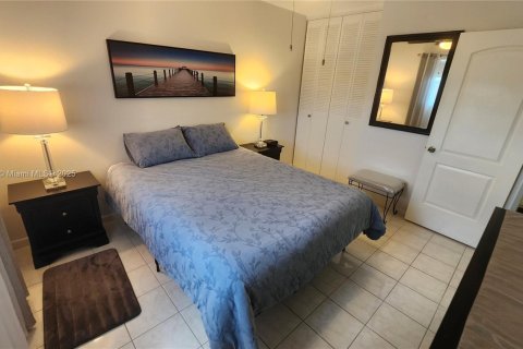 Condo in Lauderhill, Florida, 2 bedrooms  № 1857483 - photo 7