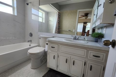 Condo in Lauderhill, Florida, 2 bedrooms  № 1857483 - photo 18