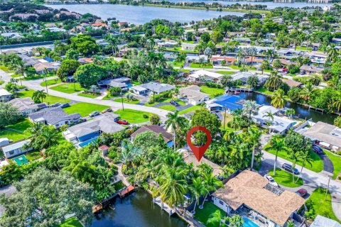 House in Oakland Park, Florida 3 bedrooms, 104.52 sq.m. № 2082784 - photo 2