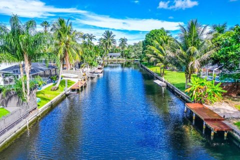 House in Oakland Park, Florida 3 bedrooms, 104.52 sq.m. № 2082784 - photo 4
