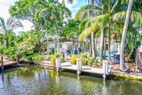 House in Oakland Park, Florida 3 bedrooms, 104.52 sq.m. № 2082784 - photo 8