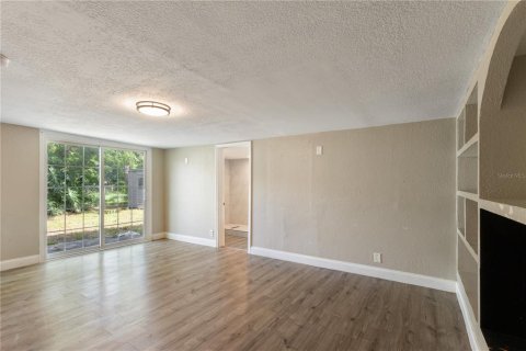 House in Tampa, Florida 3 bedrooms, 128.02 sq.m. № 2222718 - photo 8