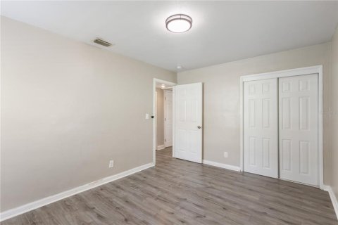House in Tampa, Florida 3 bedrooms, 128.02 sq.m. № 2222718 - photo 20
