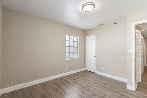House in Tampa, Florida 3 bedrooms, 128.02 sq.m. № 2222718 - photo 16