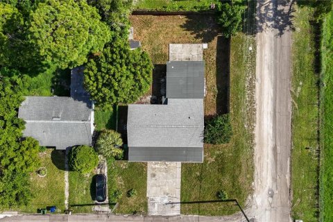 House in Tampa, Florida 3 bedrooms, 128.02 sq.m. № 2222718 - photo 27