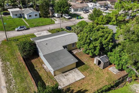 House in Tampa, Florida 3 bedrooms, 128.02 sq.m. № 2222718 - photo 26
