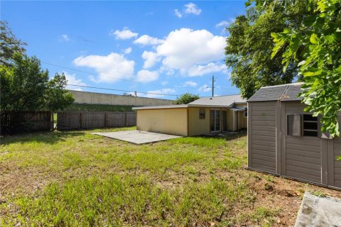 House in Tampa, Florida 3 bedrooms, 128.02 sq.m. № 2222718 - photo 25