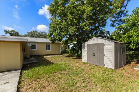 House in Tampa, Florida 3 bedrooms, 128.02 sq.m. № 2222718 - photo 24