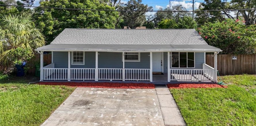 House in Tampa, Florida 3 bedrooms, 128.02 sq.m. № 2222718