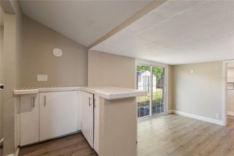 House in Tampa, Florida 3 bedrooms, 128.02 sq.m. № 2222718 - photo 10