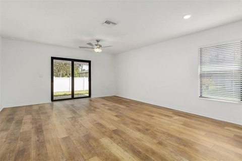 Casa en venta en Port Charlotte, Florida, 4 dormitorios, 172.52 m2 № 566892 - foto 8