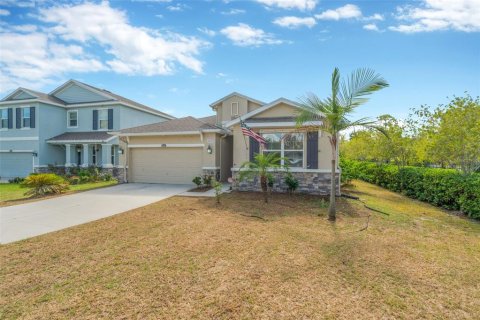 House in Tampa, Florida 5 bedrooms, 207.82 sq.m. № 2216360 - photo 3