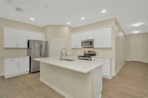 House in Tampa, Florida 5 bedrooms, 207.82 sq.m. № 2216360 - photo 17