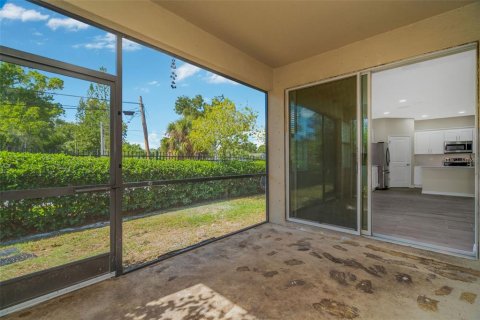 House in Tampa, Florida 5 bedrooms, 207.82 sq.m. № 2216360 - photo 26