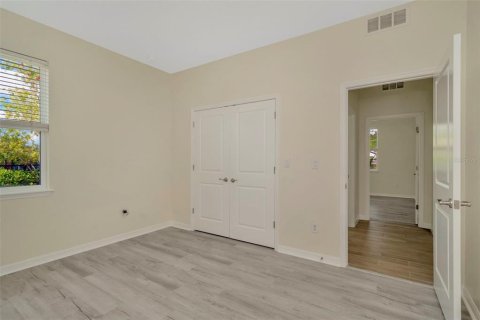 House in Tampa, Florida 5 bedrooms, 207.82 sq.m. № 2216360 - photo 13