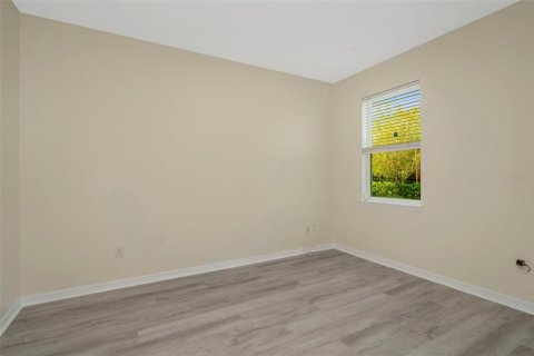 House in Tampa, Florida 5 bedrooms, 207.82 sq.m. № 2216360 - photo 12