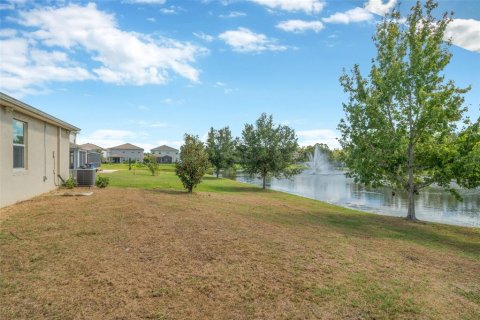 House in Tampa, Florida 5 bedrooms, 207.82 sq.m. № 2216360 - photo 4