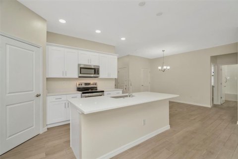 House in Tampa, Florida 5 bedrooms, 207.82 sq.m. № 2216360 - photo 18