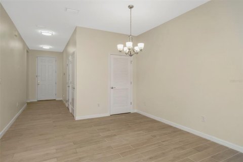 House in Tampa, Florida 5 bedrooms, 207.82 sq.m. № 2216360 - photo 16