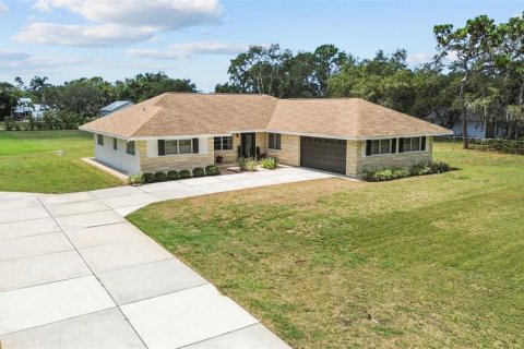 House in Seminole, Florida 4 bedrooms, 209.59 sq.m. № 1893944 - photo 6