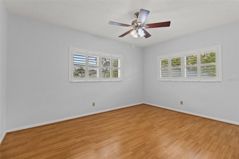 House in Seminole, Florida 4 bedrooms, 209.59 sq.m. № 1893944 - photo 30