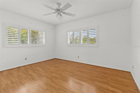 House in Seminole, Florida 4 bedrooms, 209.59 sq.m. № 1893944 - photo 28