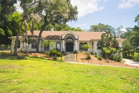 House in Minneola, Florida 5 bedrooms, 723.71 sq.m. № 1805845 - photo 1