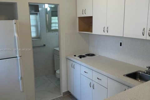 Villa ou maison à vendre à Miami, Floride: 5 chambres № 2075377 - photo 30