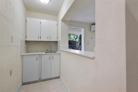 Villa ou maison à vendre à Miami, Floride: 5 chambres № 2075377 - photo 23