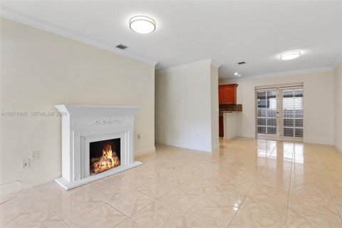 Villa ou maison à vendre à Miami, Floride: 5 chambres № 2075377 - photo 5