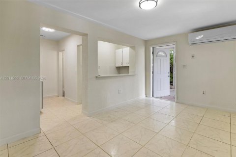 Villa ou maison à vendre à Miami, Floride: 5 chambres № 2075377 - photo 22