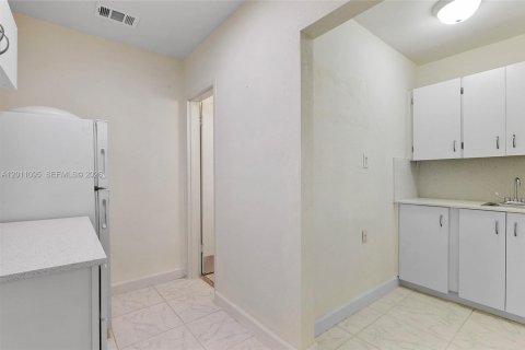 Villa ou maison à vendre à Miami, Floride: 5 chambres № 2075377 - photo 24