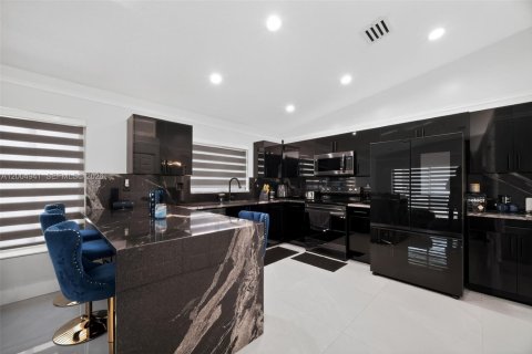 Купить виллу или дом в Майами, Флорида 3 спальни, 150.69м2, № 2074392 - фото 22