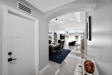 Купить виллу или дом в Майами, Флорида 3 спальни, 150.69м2, № 2074392 - фото 14