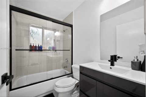 Купить виллу или дом в Майами, Флорида 3 спальни, 150.69м2, № 2074392 - фото 4