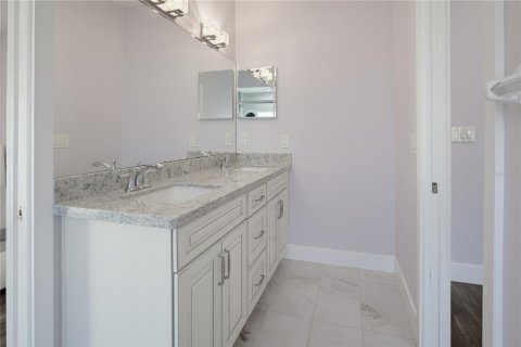 Villa ou maison à vendre à Lake Mary, Floride: 4 chambres, 289.48 m2 № 2353516 - photo 25