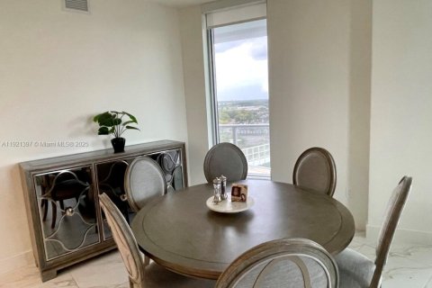 Купить кондоминиум в Санрайз, Флорида 3 спальни, 120.49м2, № 1975459 - фото 10