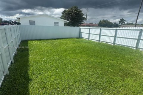 Adosado en alquiler en Miami, Florida, 3 dormitorios, 123.1 m2 № 1928120 - foto 4