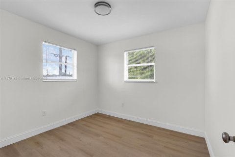 Adosado en alquiler en Miami, Florida, 3 dormitorios, 123.1 m2 № 1928120 - foto 18